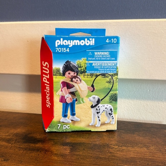 2019 Playmobil Special PLUS Set #70154 | Mom with Baby and Dog 7 Pc BRAND NEW - Picture 1 of 6